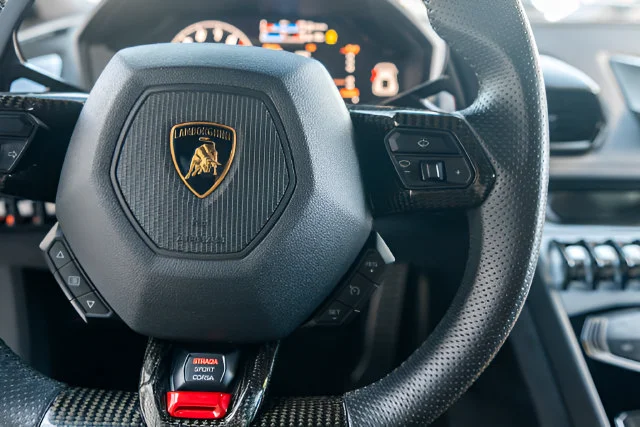Used 2016  Lamborghini  image 40