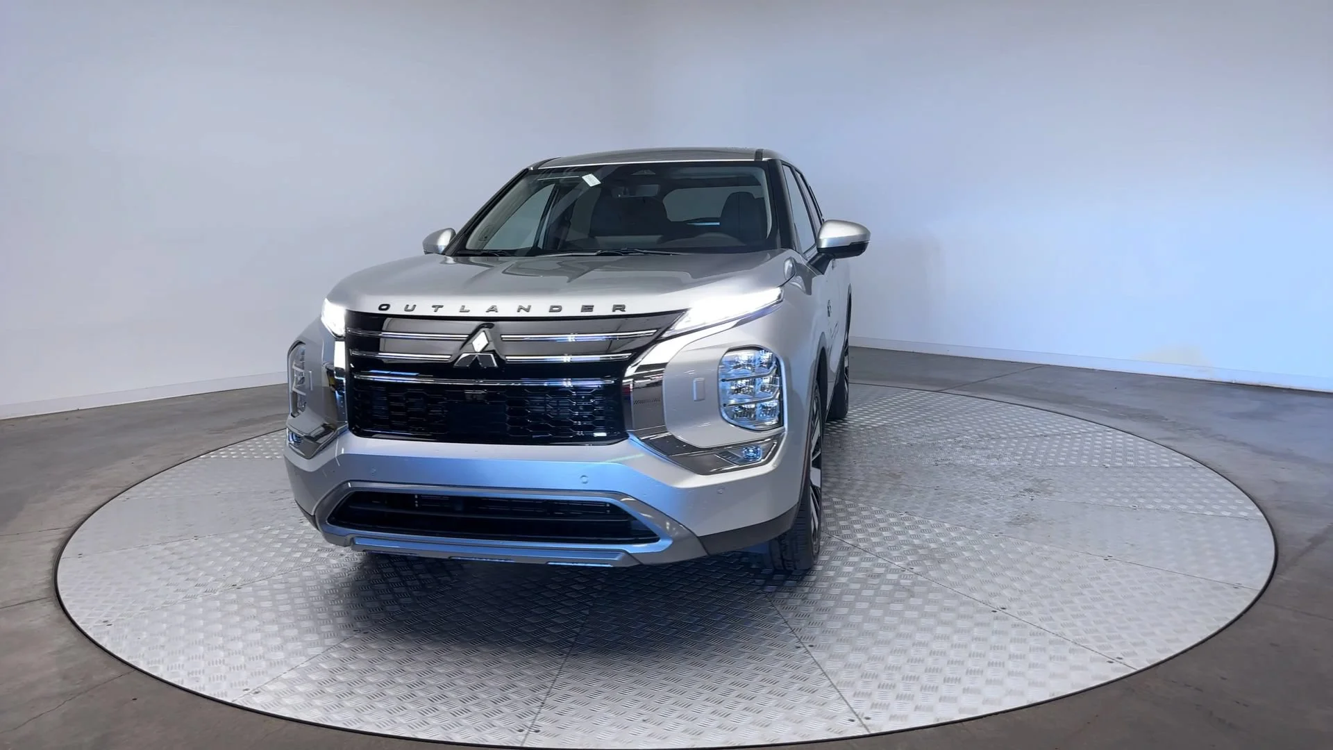 New 2026 Alloy Silver Metallic Mitsubishi SE S-AWC image 3