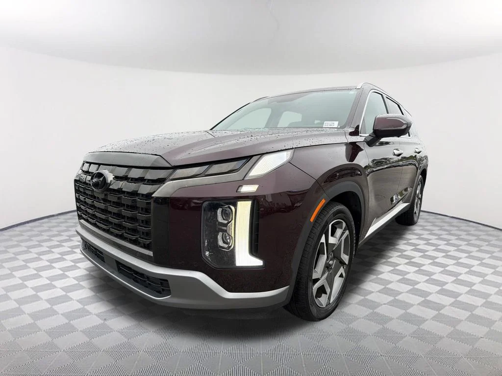 Used 2023 Red Hyundai SEL image 1