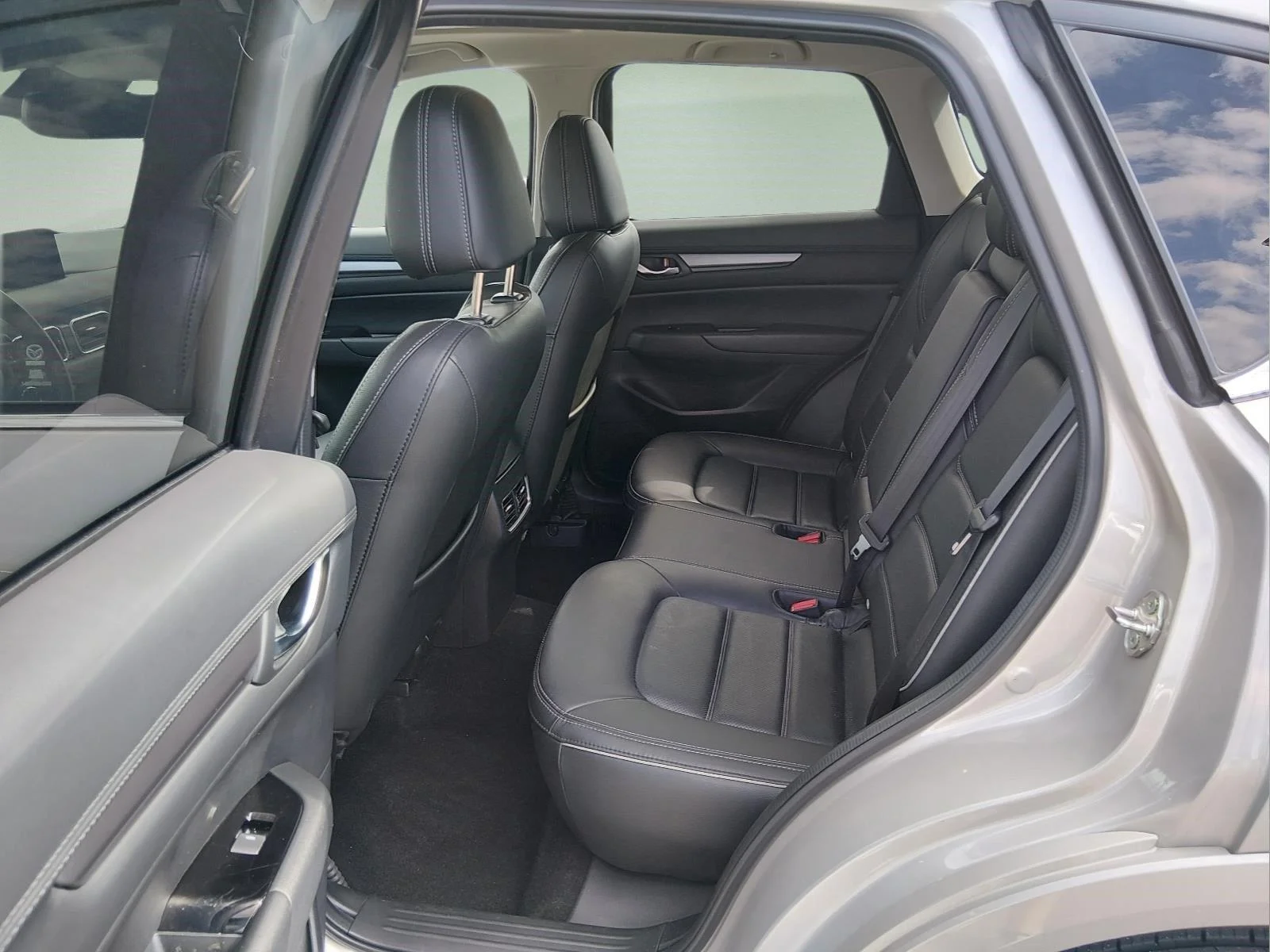 Certified Used 2025 Platinum Quartz Metallic Mazda 2.5 S Preferred Package image 19
