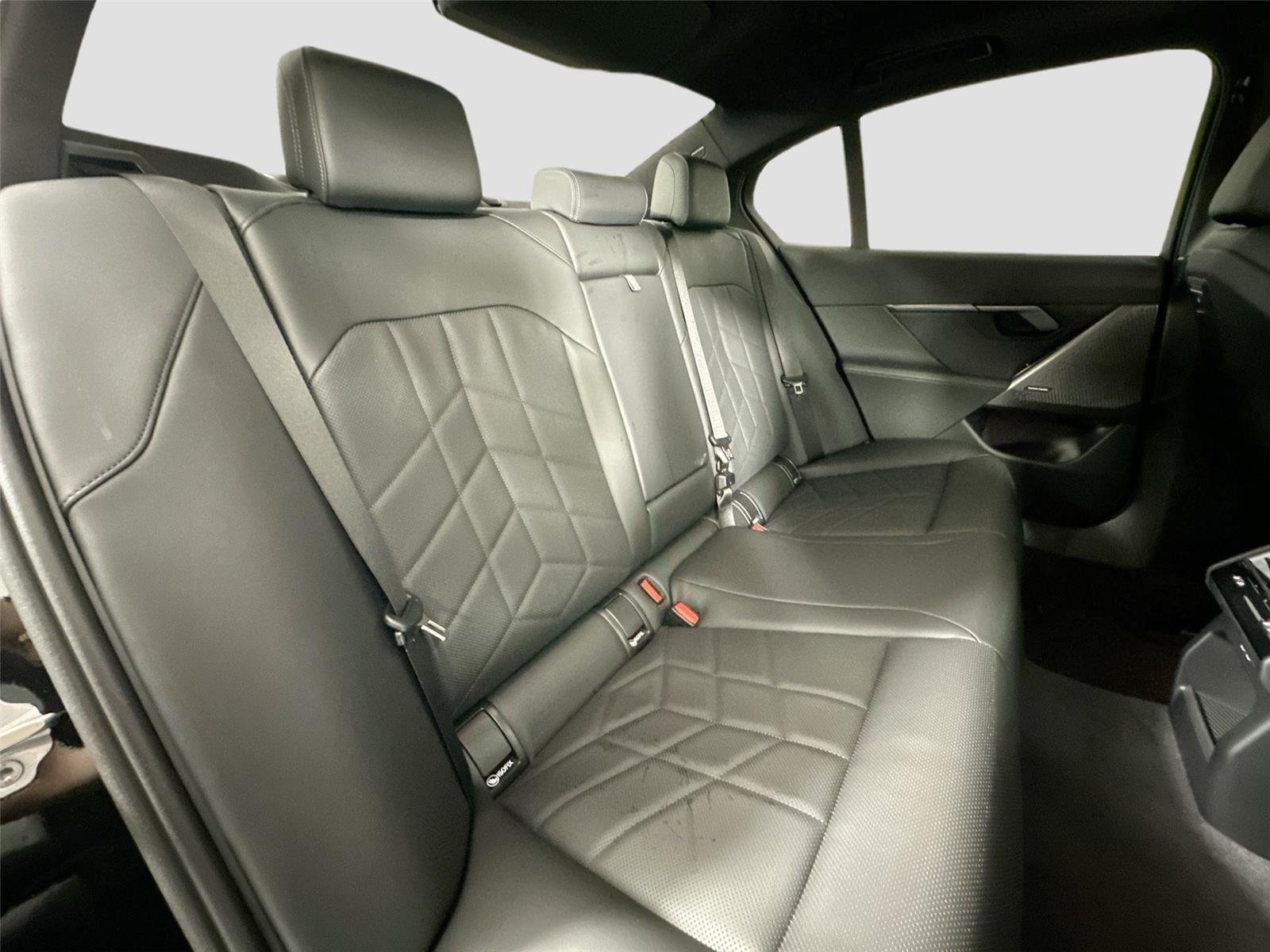 New 2026 Black Sapphire Metallic BMW 530i xDrive image 28