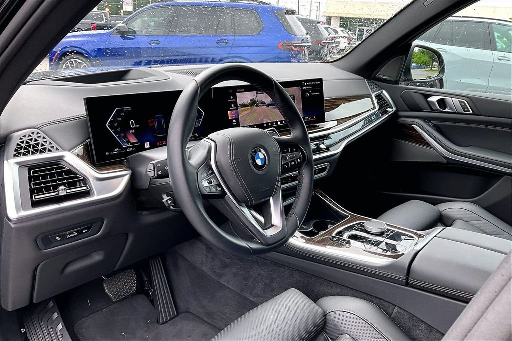 Used 2026 Black BMW xDrive40i image 13