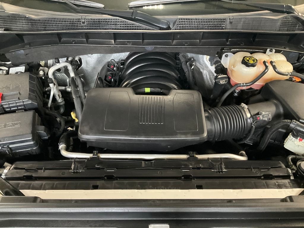 Used 2022 White GMC Denali image 10
