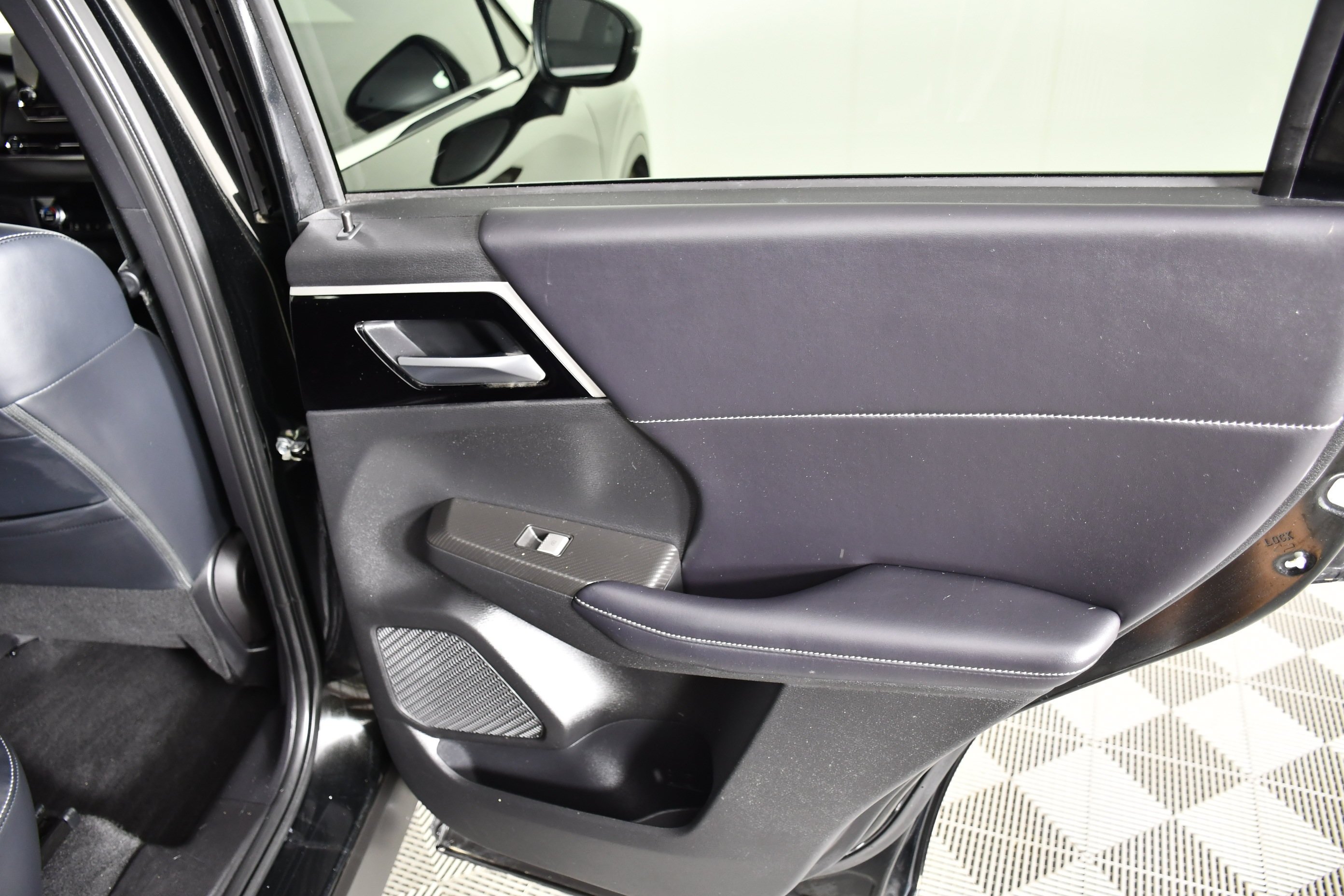 Certified Used 2024 Black Diamond Mitsubishi SE image 40