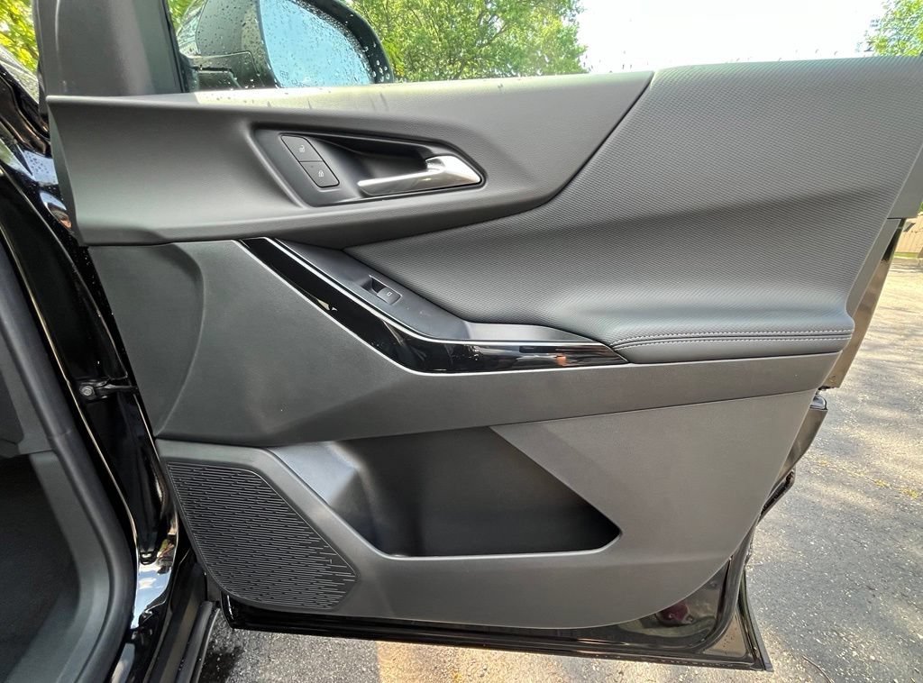 2027 Chevrolet Equinox LT - Photo 18