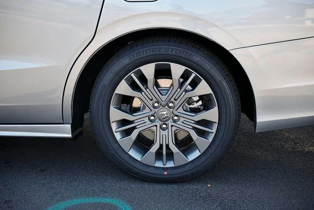 2026 Honda Odyssey Touring - Photo 7