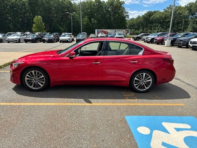 Used 2023 Red INFINITI LUXE image 4