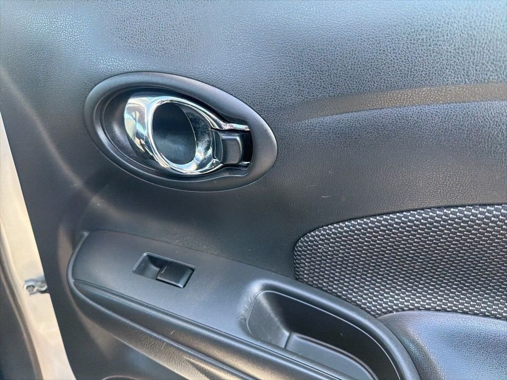 Used 2018 Silver Nissan 1.6 SV image 24