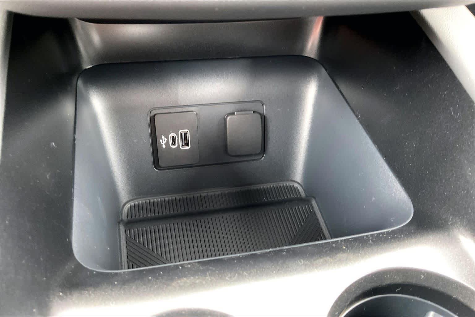 New 2026 Space White Metallic Ford Active image 19