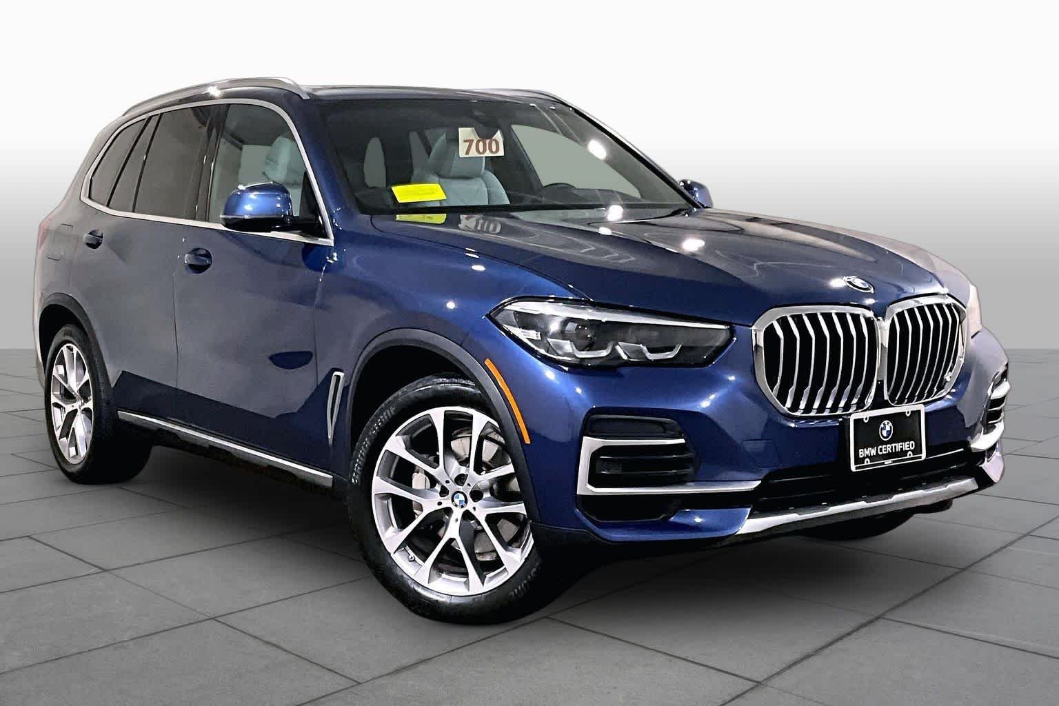 Certified Used 2023 Phytonic Blue Metallic BMW xDrive40i image 2