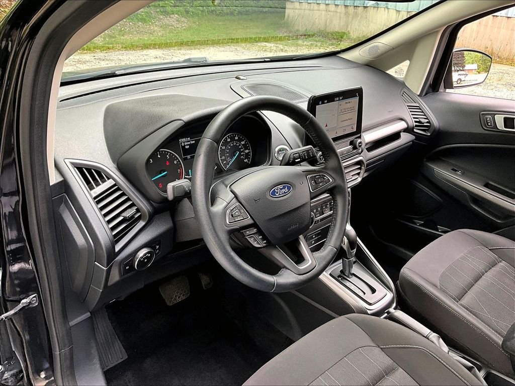 Used 2019 Shadow Black Ford SE image 8