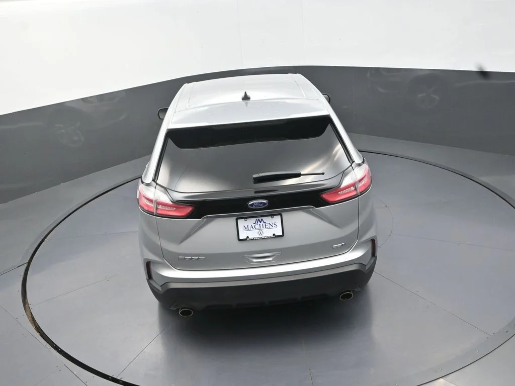 Used 2019 Silver Ford SE image 18