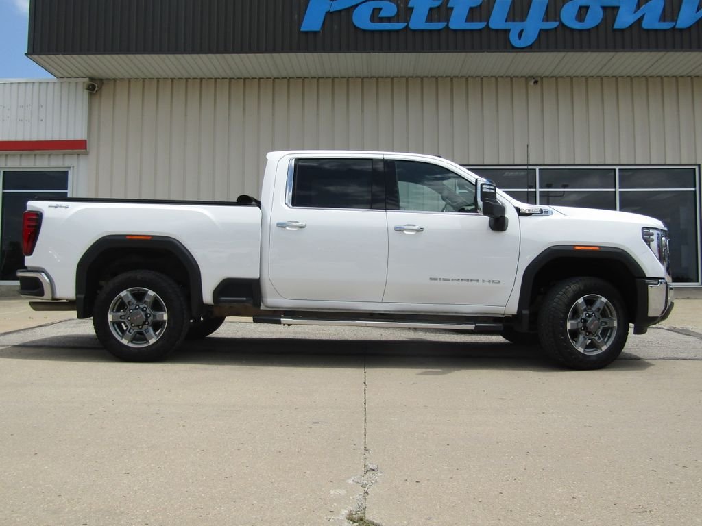 Used 2025 White GMC SLT image 2