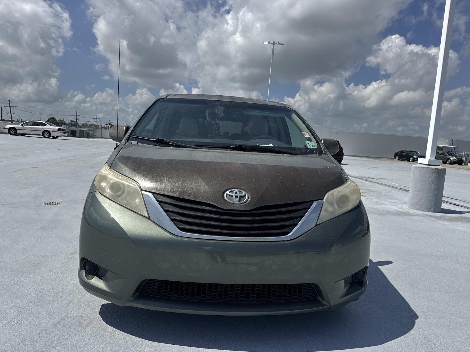 Used 2014 Cypress Pearl Toyota LE image 13