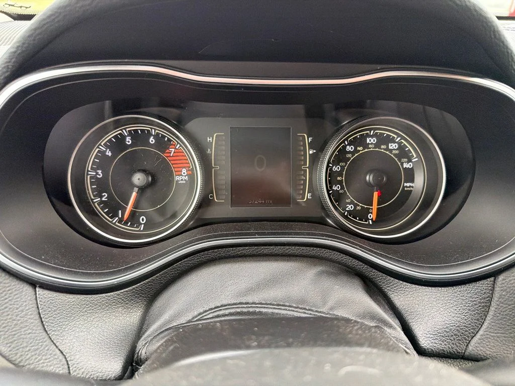 Used 2020 Green Jeep Sport image 11