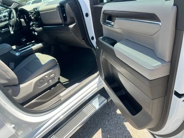 Used 2023 SUMMIT WHITE GMC SLT image 21