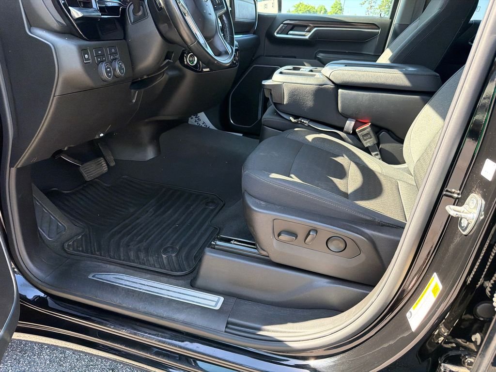 2025 Chevrolet Silverado 1500 LT - Photo 9