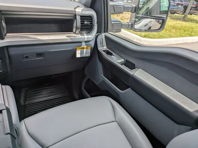 New 2026 Oxford White Ford F-450® XL image 17