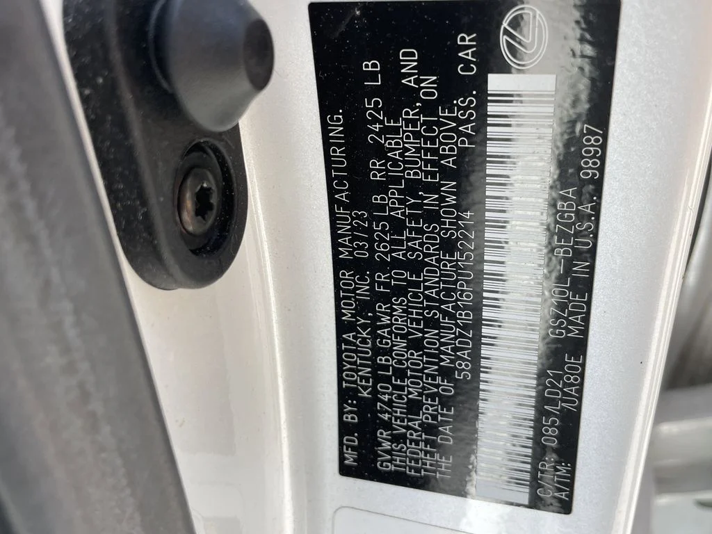 Used 2023 White Lexus 350 image 33