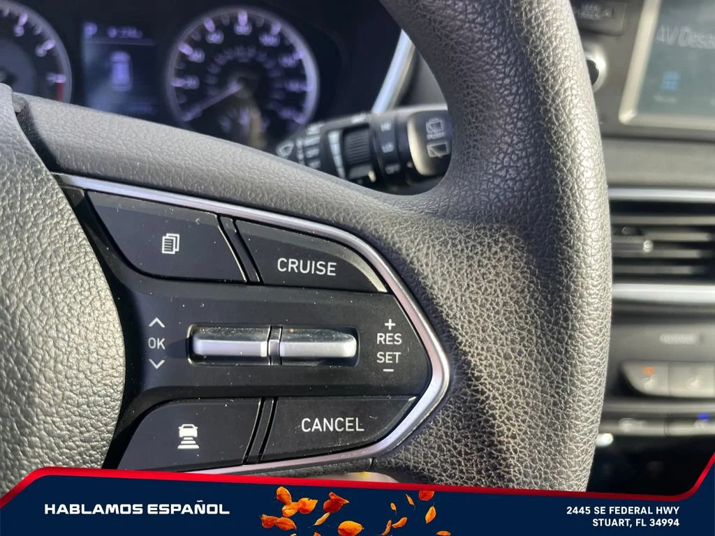 Used 2020 Red Hyundai SE image 18