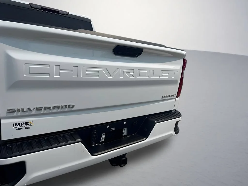 Used 2023 Summit White Chevrolet Custom image 27