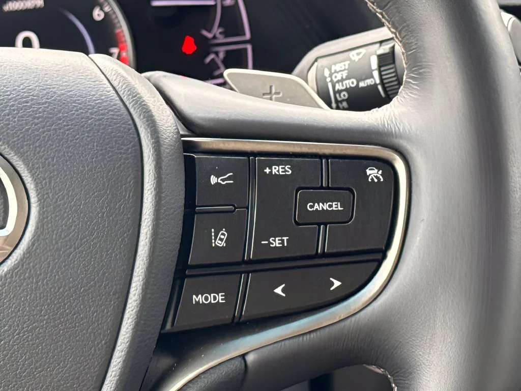 Used 2020 Silver Lexus 350 image 17