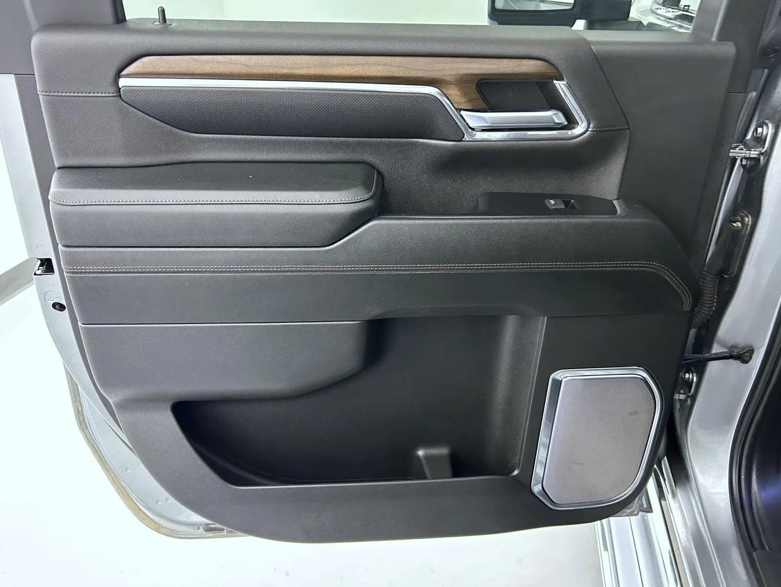 Used 2024 Gray Chevrolet High Country image 20