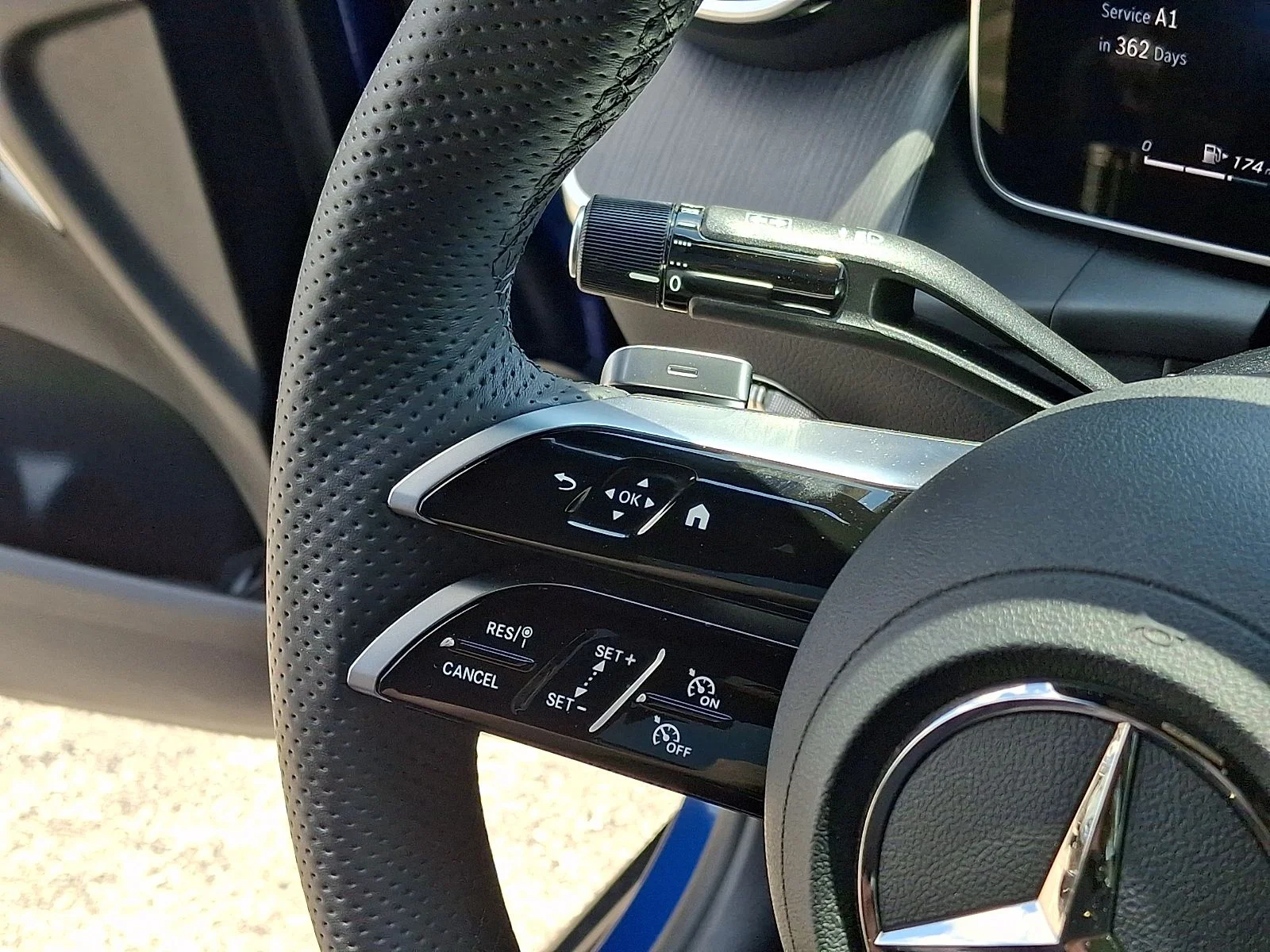 Used 2025  Mercedes-Benz GLC 300 Coupe image 21