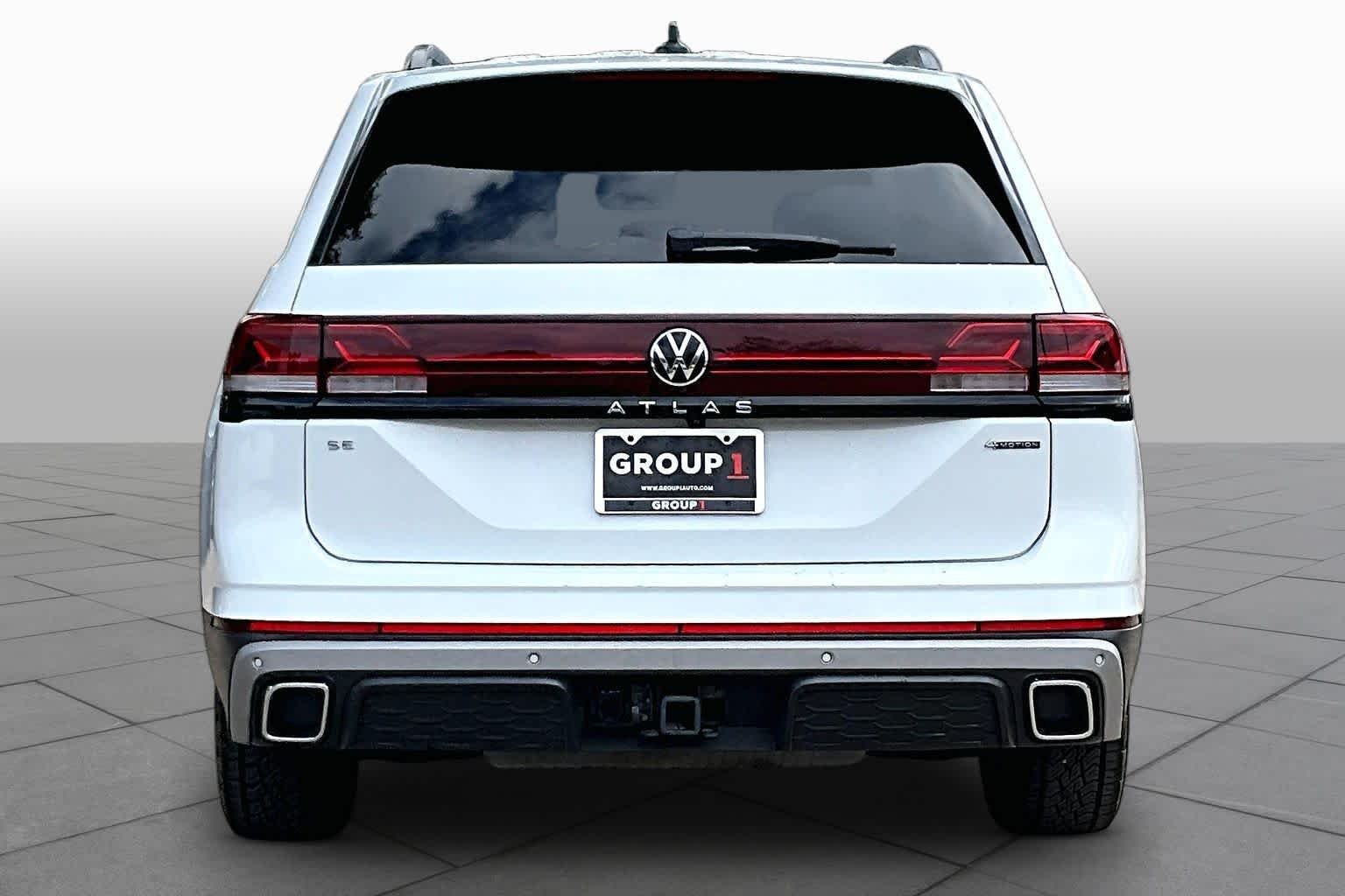 Used 2024 Pure White Volkswagen 2.0T Peak Edition SE w/Technology image 5