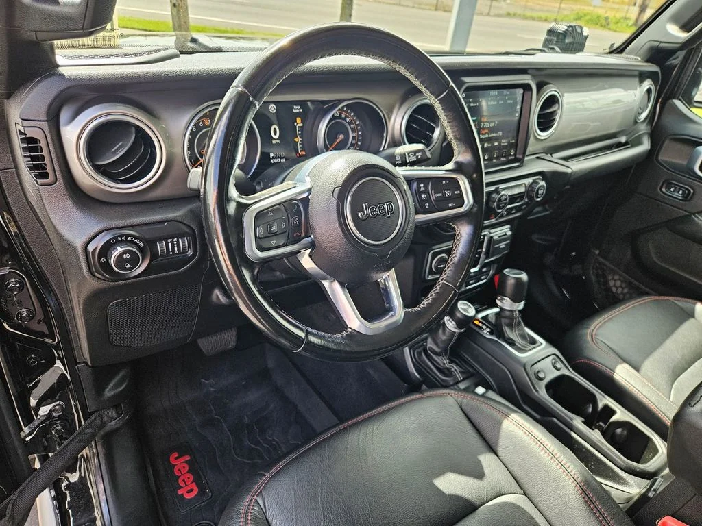 Used 2020 Black Clearcoat Jeep Overland image 13