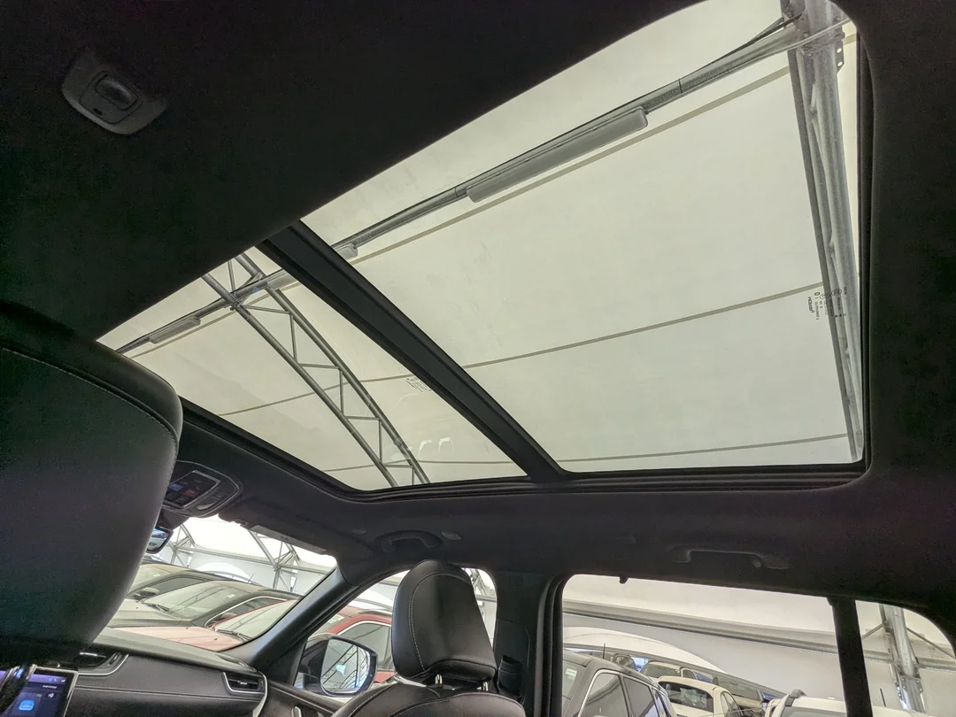 Certified Used 2024 White Jeep Limited - - 4x4 - Luxury Tech II - Black Appearance - Command View Sunroof & More! image 27
