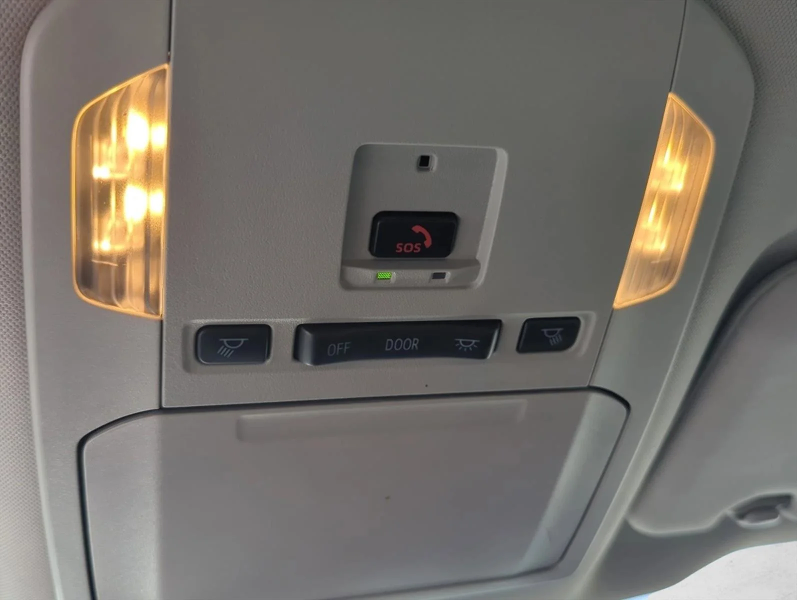 Used 2024 Wind Chill Pearl Toyota LE image 25