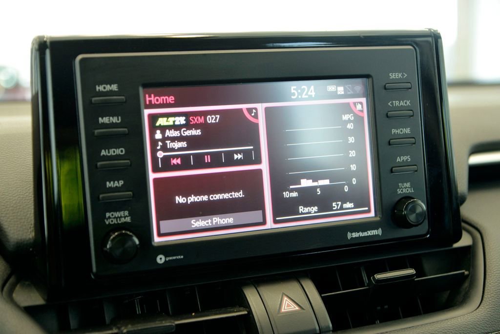 2020 Toyota RAV4 LE - Photo 19