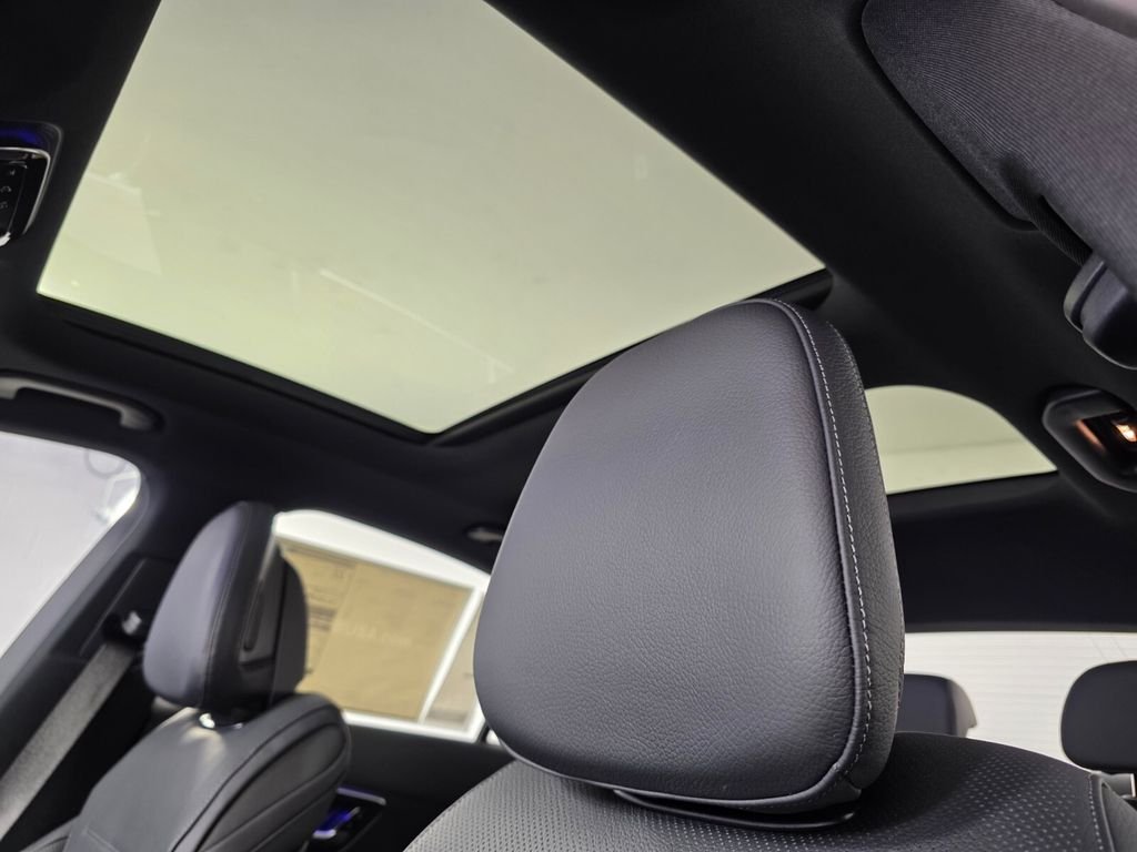 2026 Mercedes-Benz C-Class Sedan AMG C43 - Photo 9