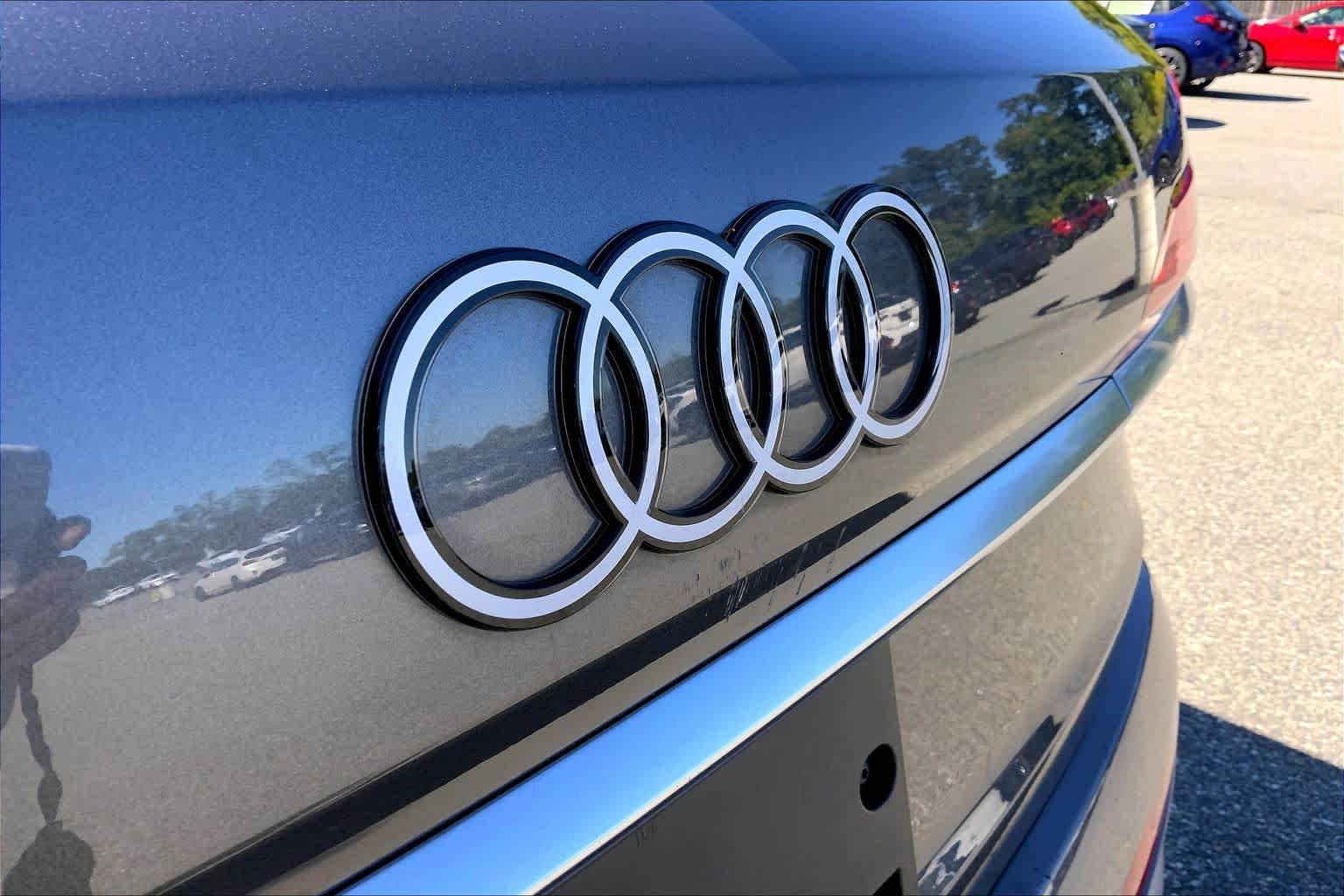 Certified Used 2025 Samurai Gray Metallic Audi Premium image 31