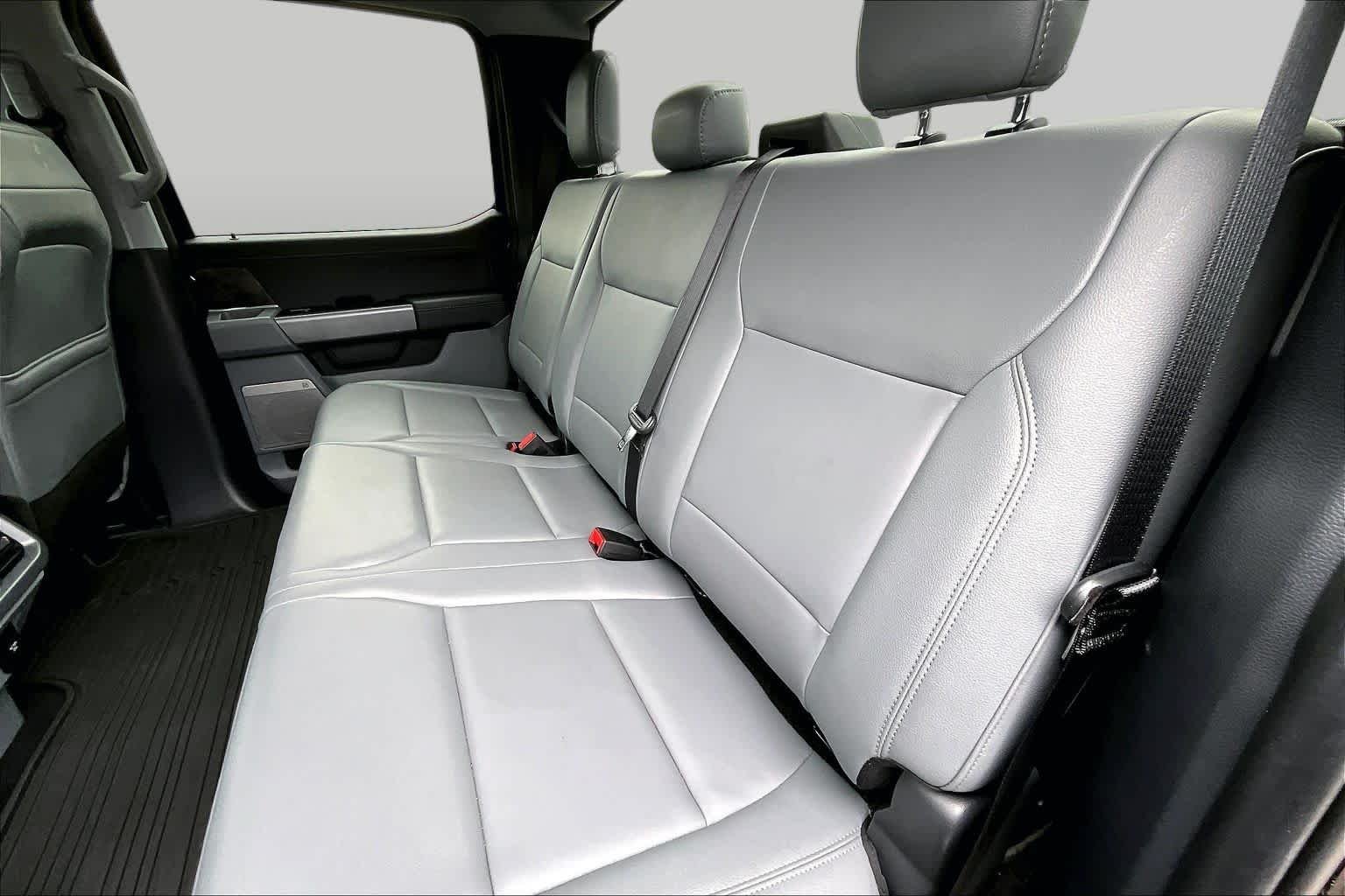 Used 2025 Agate Black Metallic Ford Flash image 23