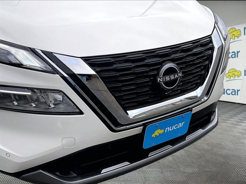 Used 2023 Pearl White Nissan SL image 32
