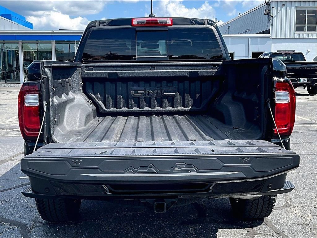 Used 2025 Onyx Black GMC Denali image 31