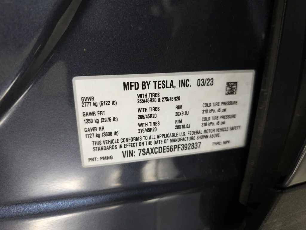Used 2023  Tesla Standard Range image 34