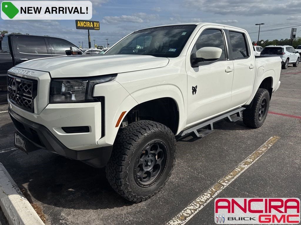 2024 Nissan Frontier SV Crew Cab 4X4 SWB's photo