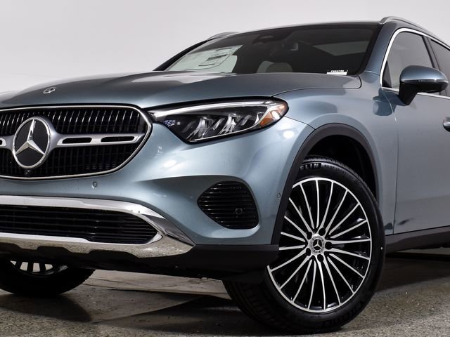 New 2026 Verde Silver Metallic Mercedes-Benz GLC 300 image 48
