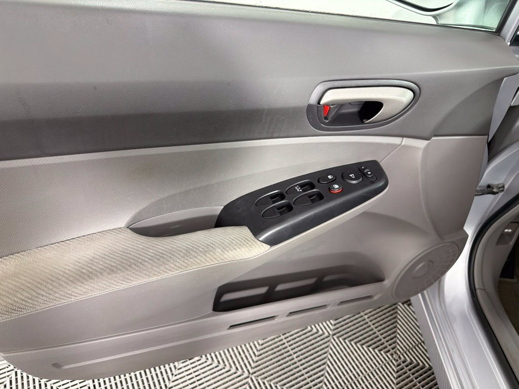 Used 2011 Silver Honda LX image 8