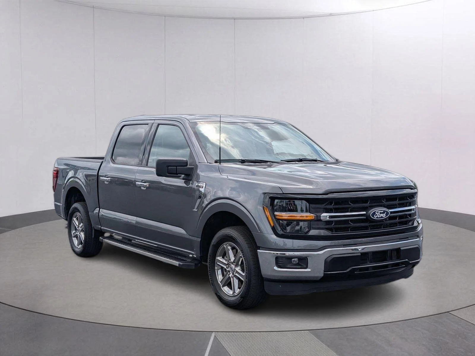 Used 2025 Carbonized Gray Ford XLT image 9