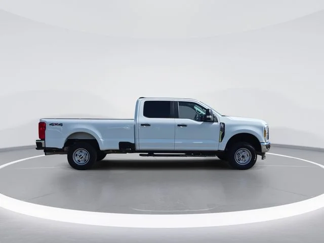 Used 2024 White Ford XL image 9