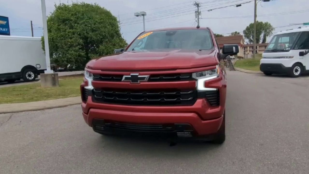 2024 Chevrolet Silverado 1500 RST photo 3