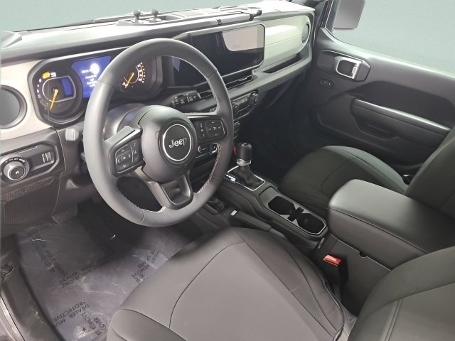 Used 2025 Granite Crystal Metallic Clearcoat Jeep Sport S image 17