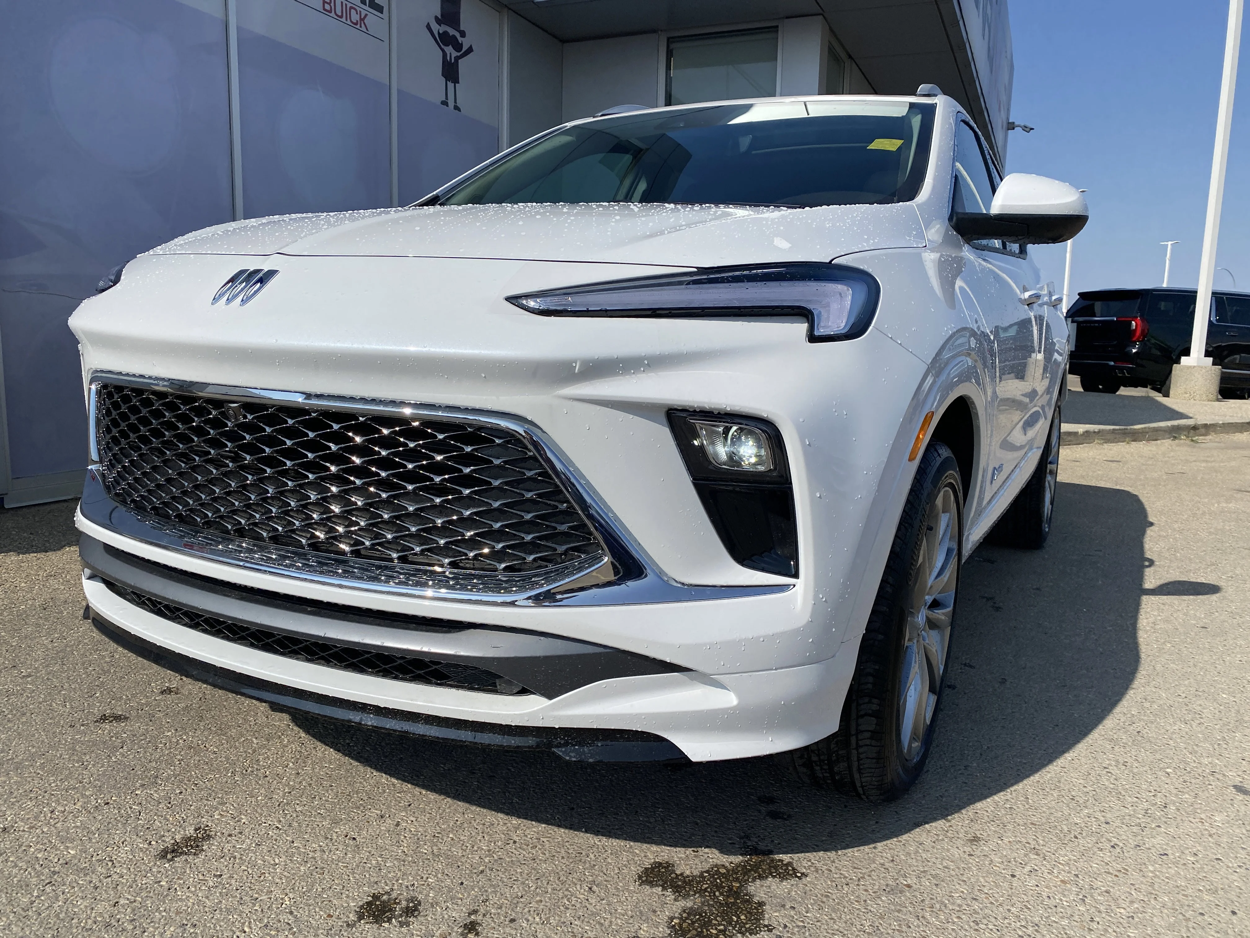 New 2026 WHITE FROST TRICOAT Buick Avenir image 2