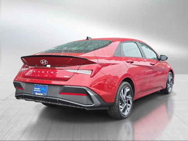 Certified Used 2025 Red Hyundai SEL Sport image 3