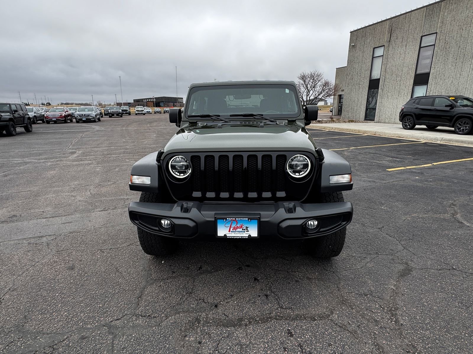 Used 2021  Jeep Willys image 14