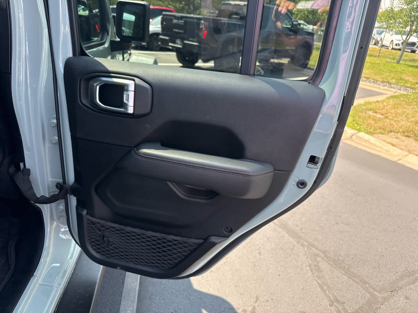 Used 2023 Earl Clearcoat Jeep Rubicon 392 image 18